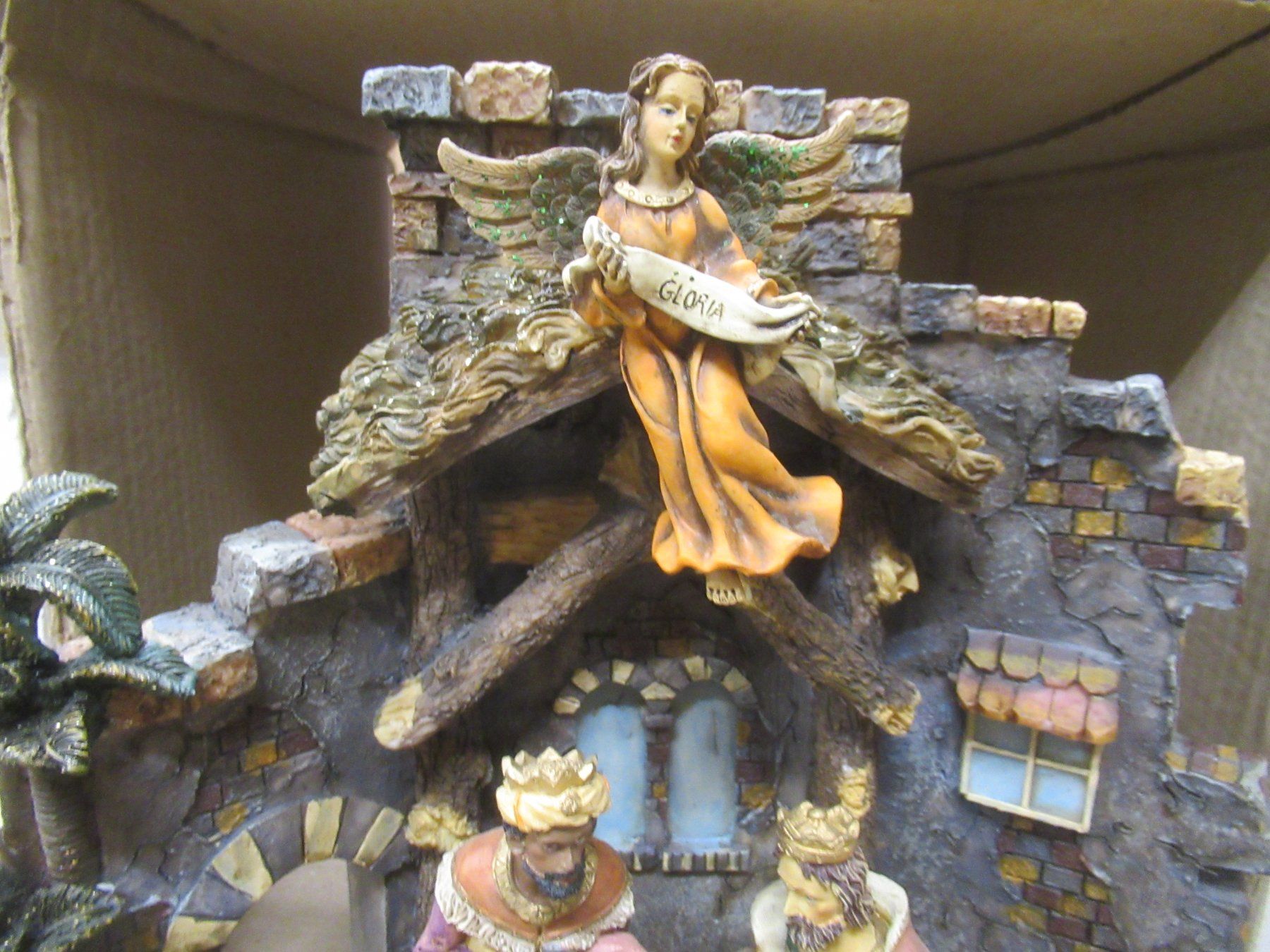 Toutes les décorations: Krippenstall mit Figuren – D'occasion à Münchenstein par avit 1