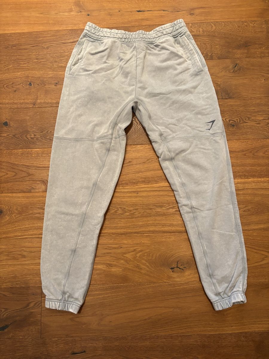 Gymshark Hosen: Gymshark Joggers grau – Gebraucht aus Langnau i. E. von larissa_i