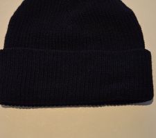 Warme, schwarze Wintermuetze - nie getragen, wie neu!