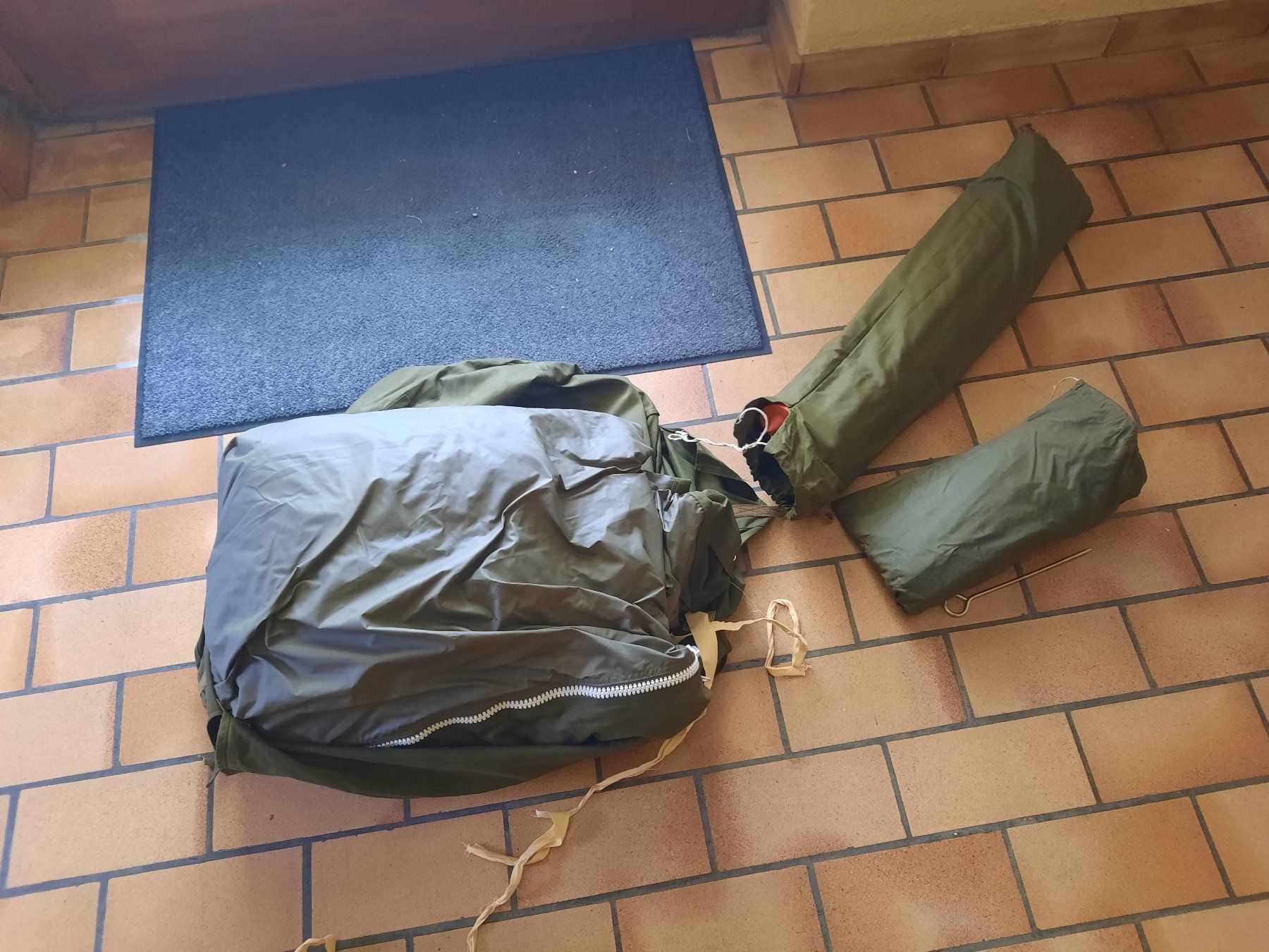 Schweizer Armee Tende & Padiglioni: Seilschaftzelt CH Armee – Usato da Wädenswil venduto da Krauser 1