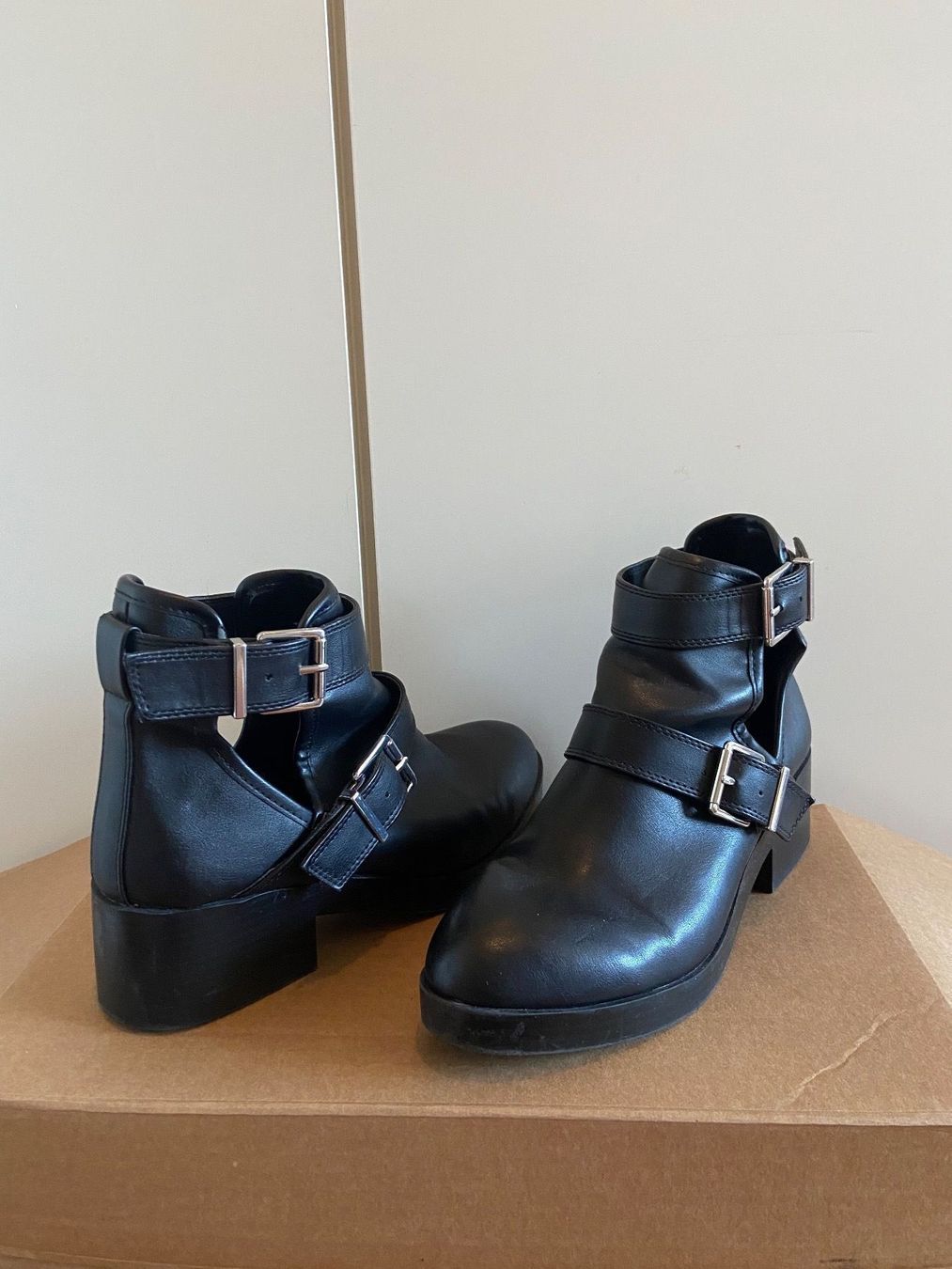Scarpe da donna: Bottines noires - Taille 38 - Fermeture ajustable – Usato da Genève venduto da Lucie.hwrth 2