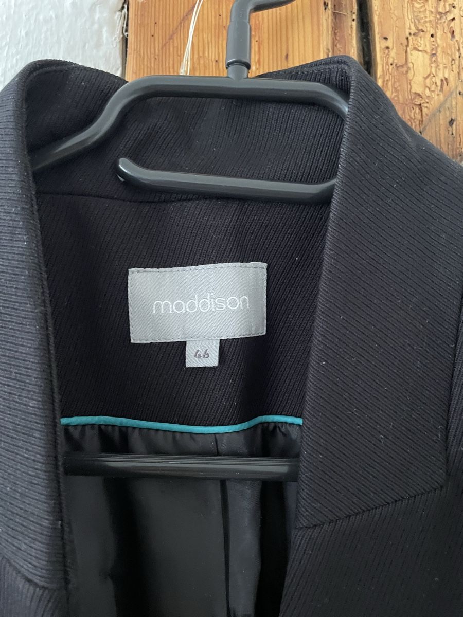 Maddison Giacche: Eleganter schwarzer Blazer – Usato da Schaffhausen venduto da Ameridienne 2