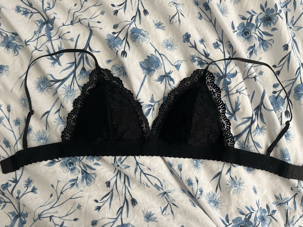 Schwarzer Spitzen BH, Grösse A/B Cu, Neuwertig für den Somme (Neu ...