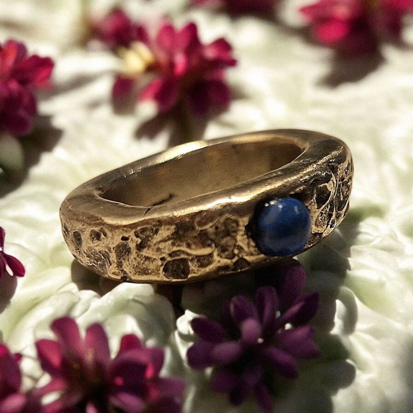 Ringe: Naturstyle-Ring Bronze, selbstgeschl. Lapislazuli, Gr. 54 – Neu und originalverpackt aus Aarau von Schmuckhoehle_MD 6