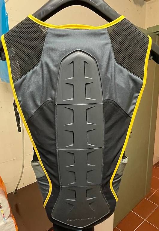 Protezioni & Imbottiture: Para schiena BMW tg. M – Usato da Massagno venduto da dar_8mq5 2
