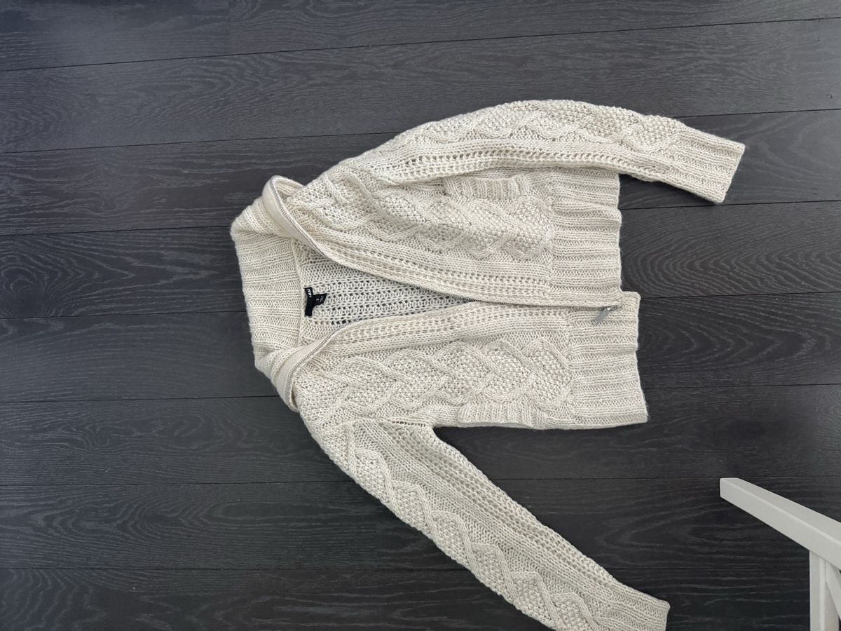 Vestes: Strickjacke grösse S – D'occasion à St. Gallen par bea_9qzt