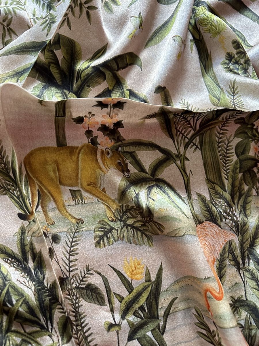 Foulard & Sciarpe: Toller Seidenschal mit Jungle Motiv – Nuovo e nell'imballaggio originale da Hofstetten SO venduto da Treasurefinds 4