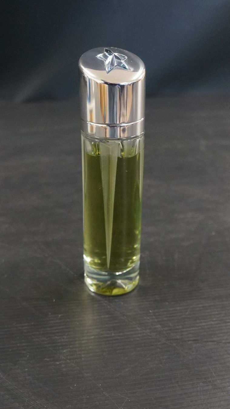 Mugler Profumi & Eau de Toilette: Thierry Mugler Angel Innocent  Eau de Parfum – Usato da Basel venduto da bk_brockibasel