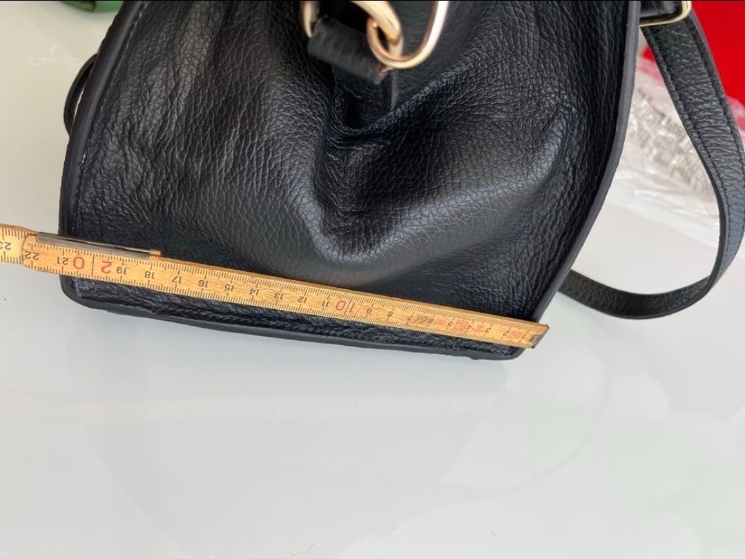 Borse da donna: Ledertasche schwarz – Usato da Oberweningen venduto da tigerwutz 7