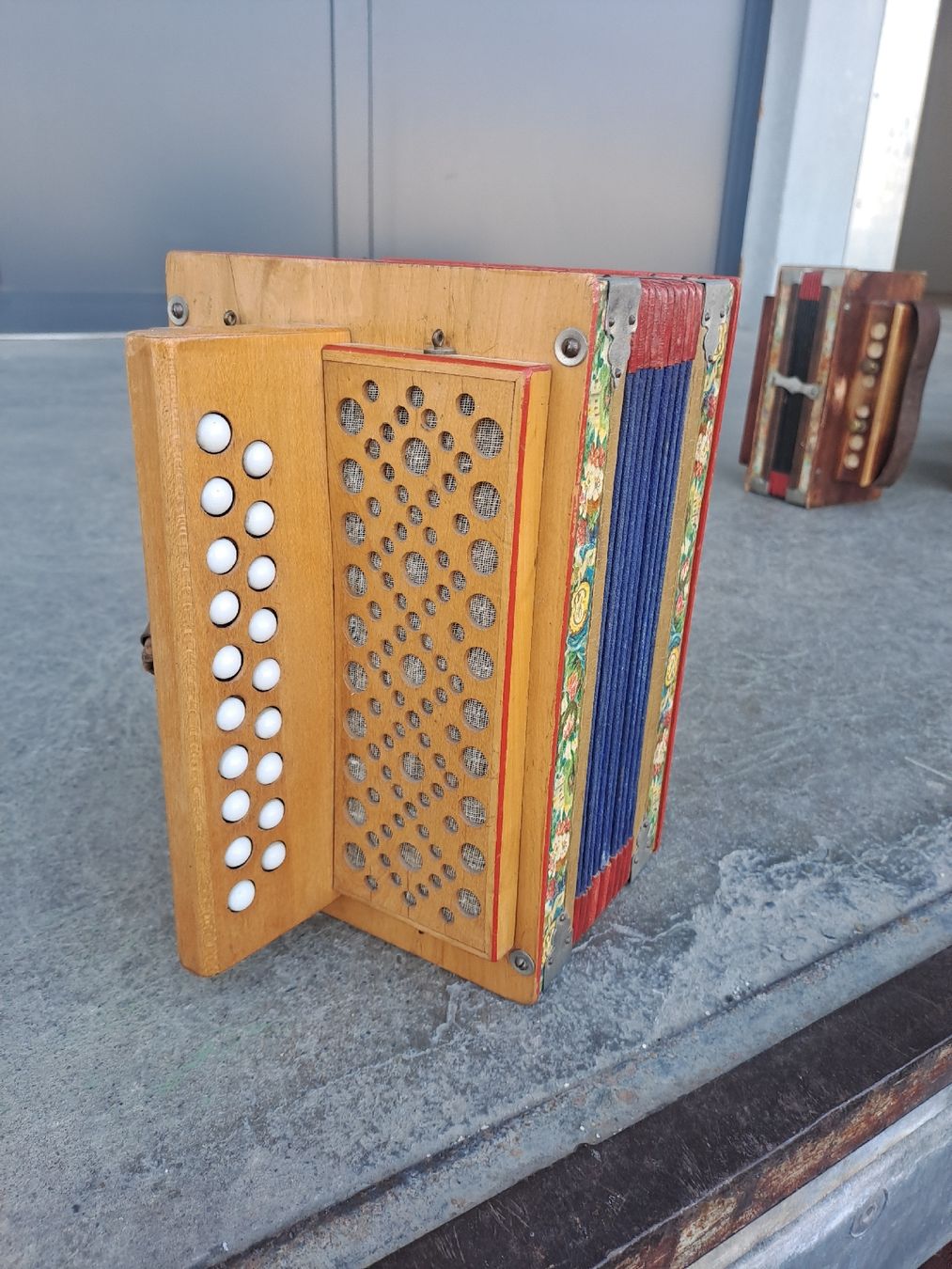 Eichhorn Instruments de musique: Eichhorn orgeli ton C – D'occasion à Villeneuve par BibiVintage 1
