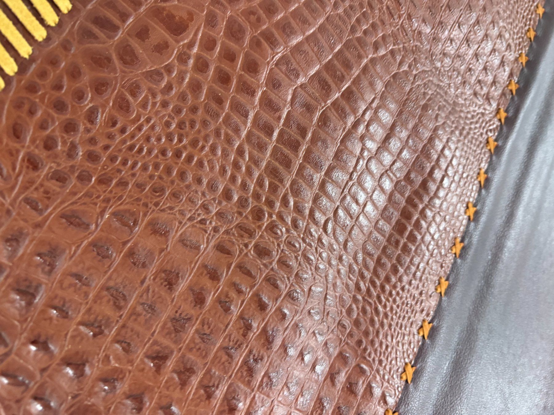 Tappetini fitness: Handcrafted Leather Carpet – Multi-Texture, New Condition – Usato da Gsteig b. Gstaad venduto da Auctionly 1