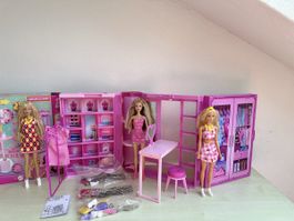 Barbie Koffer Kleiderschrank mit 4 Barbies und Accessoires