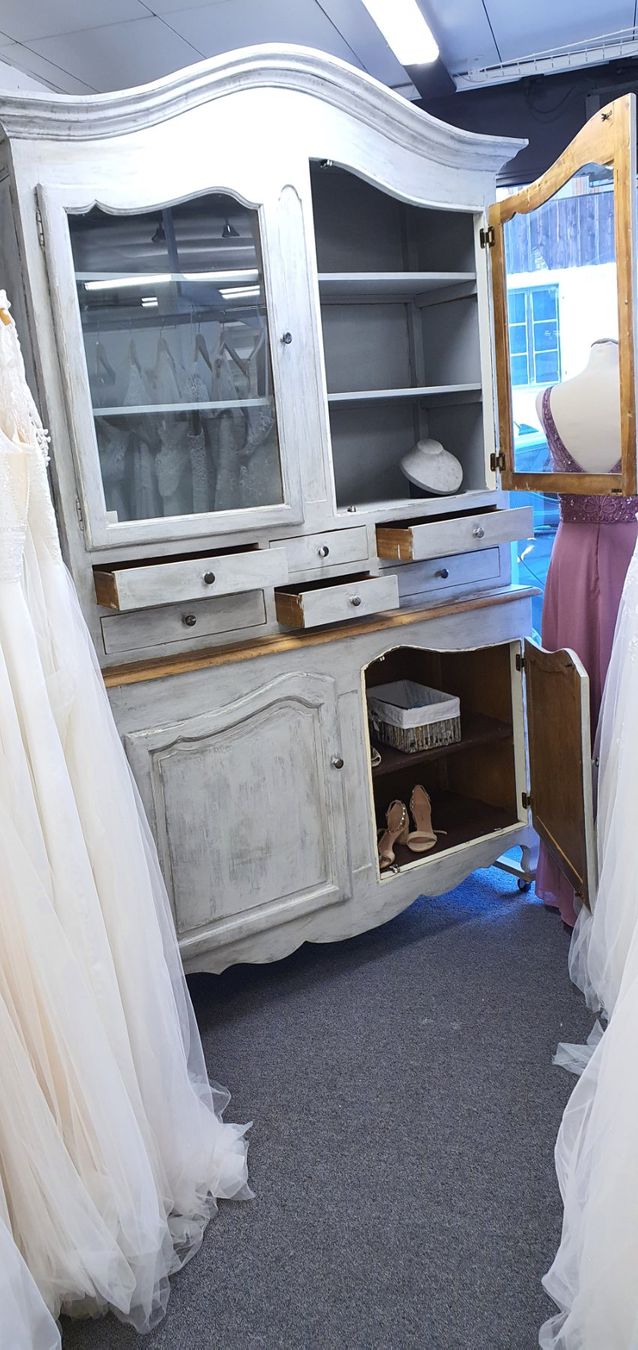 Armadi: Antiker Schrank – Usato da Riggisberg venduto da Yellowcoyote 1