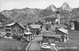 Seelisberg (UR) Dorf mit Mythen