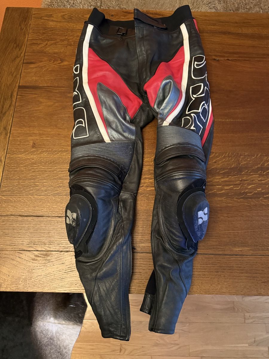 IXS Costumes: Motorrad Lederkombi – D'occasion à Emmen par M.P.P. 1