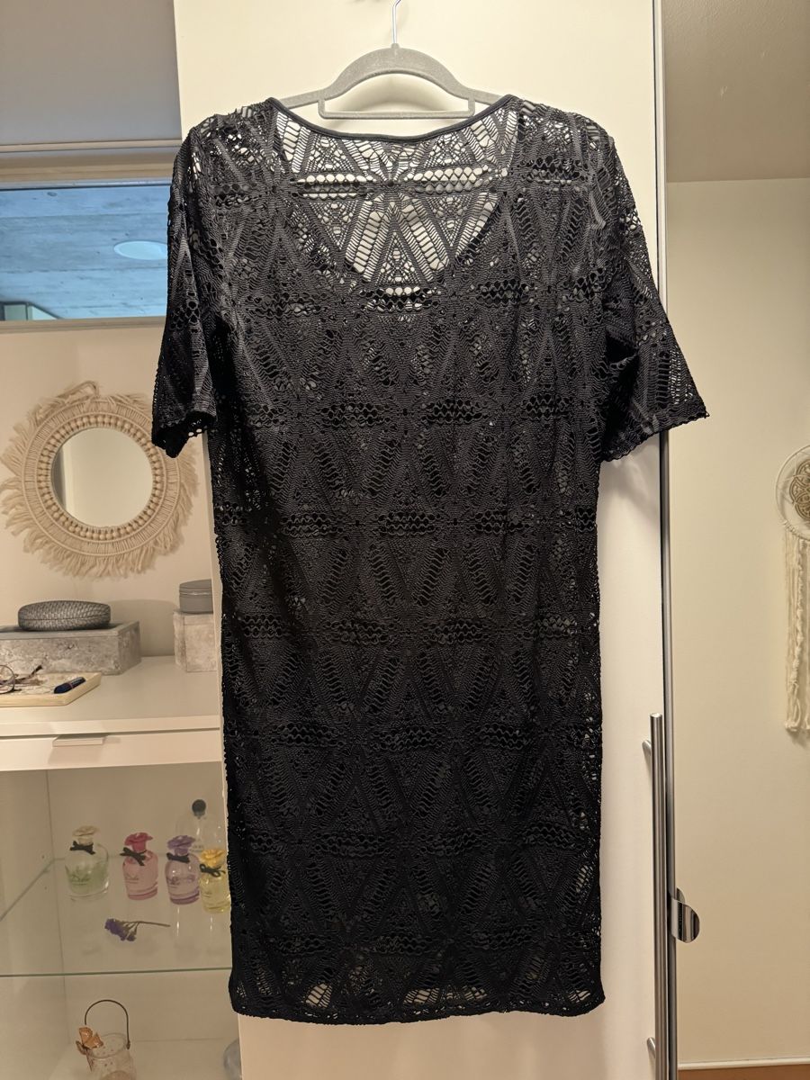 Tuniche: Schwarzes Spitzenkleid Strandkleid Gr. 40 Noisy May – Usato da Baden venduto da CompraCaro