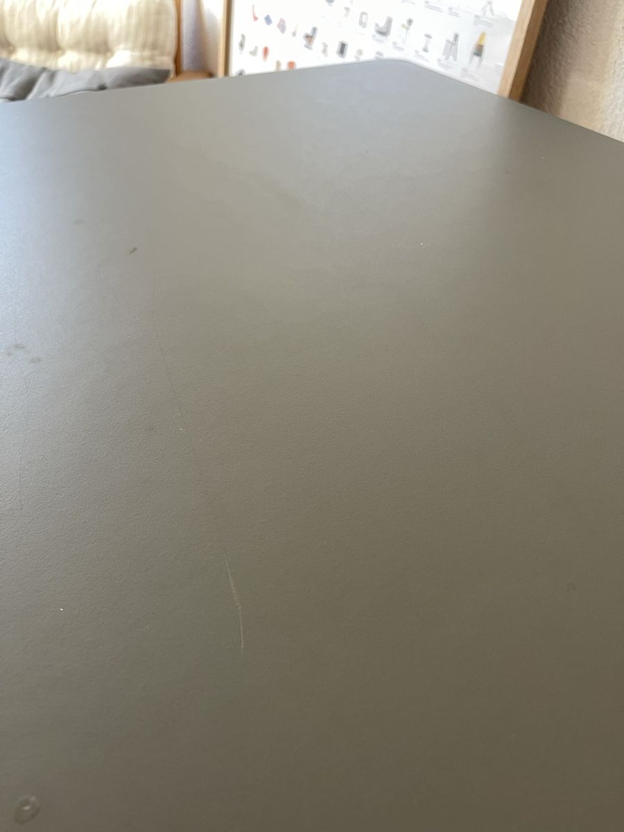 Tavoli: Schicker Linoleum Esstisch mit Holzbeinen – Usato da Horgen venduto da nin_b8nb 2