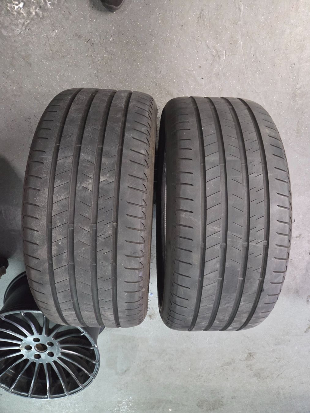 Pneumatici & Ruote complete: 275 / 40 R 20   106W  Bridgestone – Usato da Fischbach-Göslikon venduto da Emanuel.Bardhi