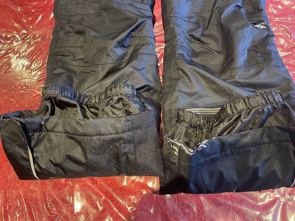 Pantaloni: Pantalon de ski taille 146-152 – Usato da Martigny-Croix venduto da jen_t9fp 4