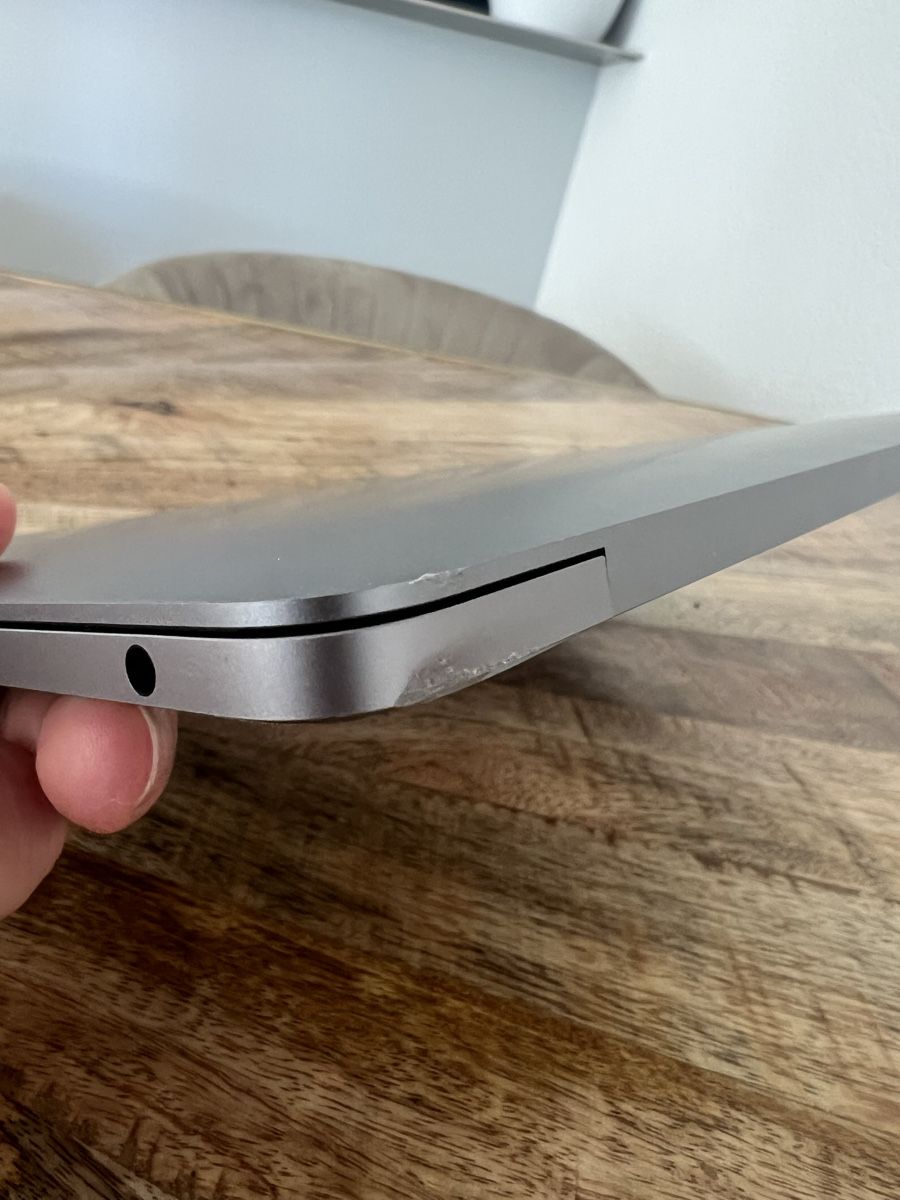 Apple Notebook: Apple MacBook Pro Notebook grau mit Gebrauchsspuren – Usato da Thun venduto da ana6777 3
