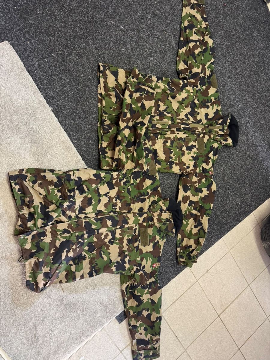 Schweizer Armee Giacche: Schweizer Armee Feldjacke Tarnmuster Grösse 52 gebraucht – Usato da Buttikon SZ venduto da roy_pvy5 2