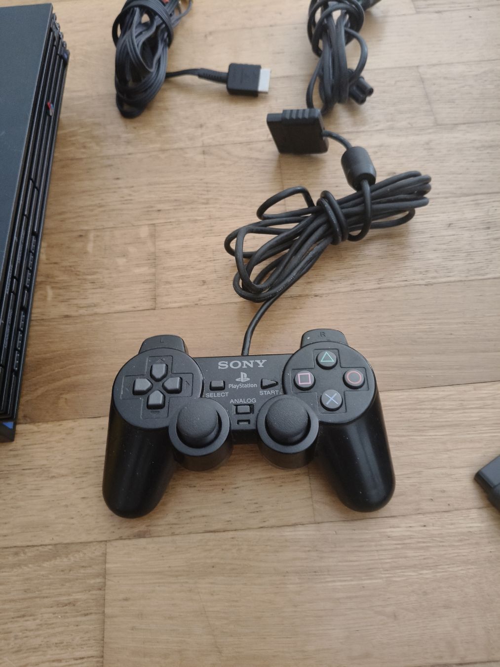 Sony Console: Sony PlayStation 2 Konsole SCPH-30003 mit Controller Top – Usato da Oensingen venduto da ece_8k7q 2