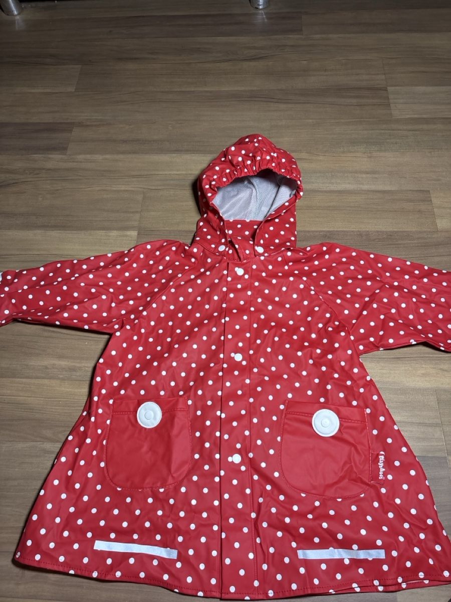 Vestes & Manteaux: Mädchen Regenjacke Gr. 98 – D'occasion à Ehrendingen par Katy28