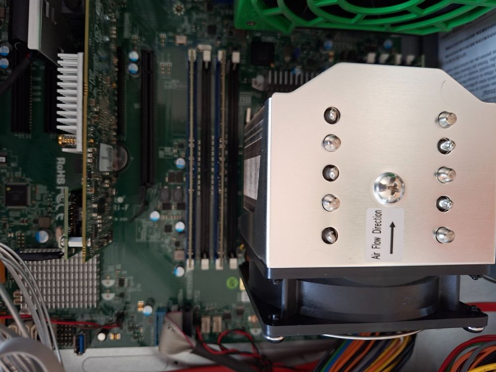 Supermicro Server: Supermicro Server mit Mainboard X10SRI-F 64GB Memory, 3.6 TB – Gebraucht aus Zuerich von Paddy1212 8