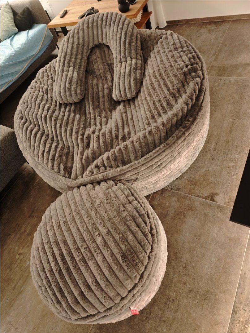 Fauteuils: XXL Sitzsack mit Sitzhocker – Neuf (Voir description) à Sempach par Hue_Zer 1