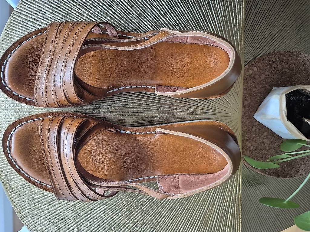 Scarpe da donna: Echtleder-Sandale, Grösse 38 – Usato da Zürich venduto da nat_zjl8