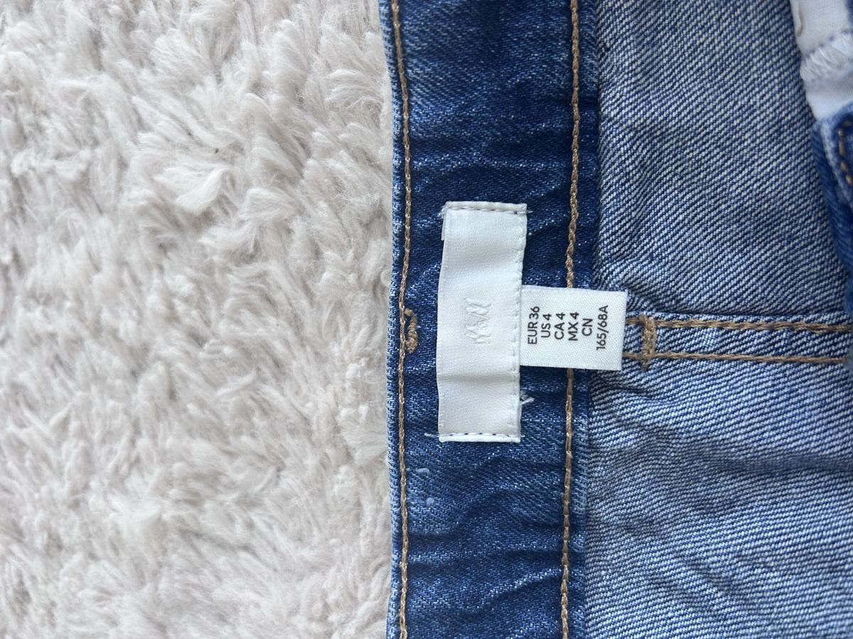 H&M Jeans: Jeans Shorts blau H&M Groesse 36 – Gebraucht aus Appenzell von wep 1