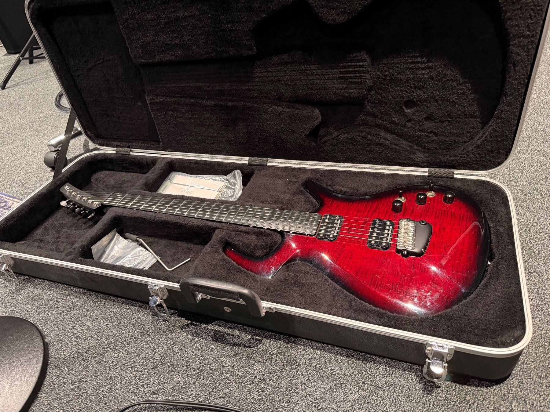 Strumenti musicali: Parker Fly Mojo, Flame Black Cherry Burst 2006 – Usato da Ins venduto da Sycor 9