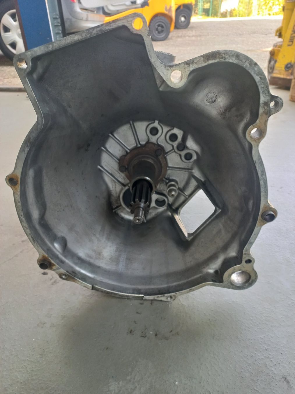 BMW Toutes les pièces auto: Oldtimer - Getriebe / Schaltgetriebe BMW vermutlich von 2002 – D'occasion à Dulliken par Dullikenlerchclassic 5