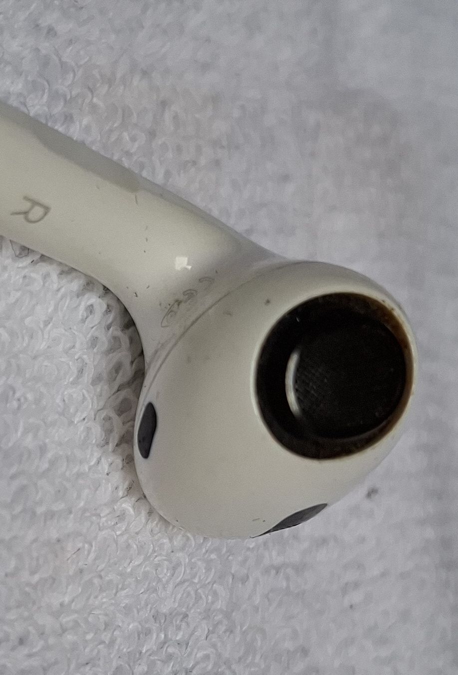 Apple Cuffie: Écouteur Apple AirPods – Usato da Tannay venduto da v1n1p00h