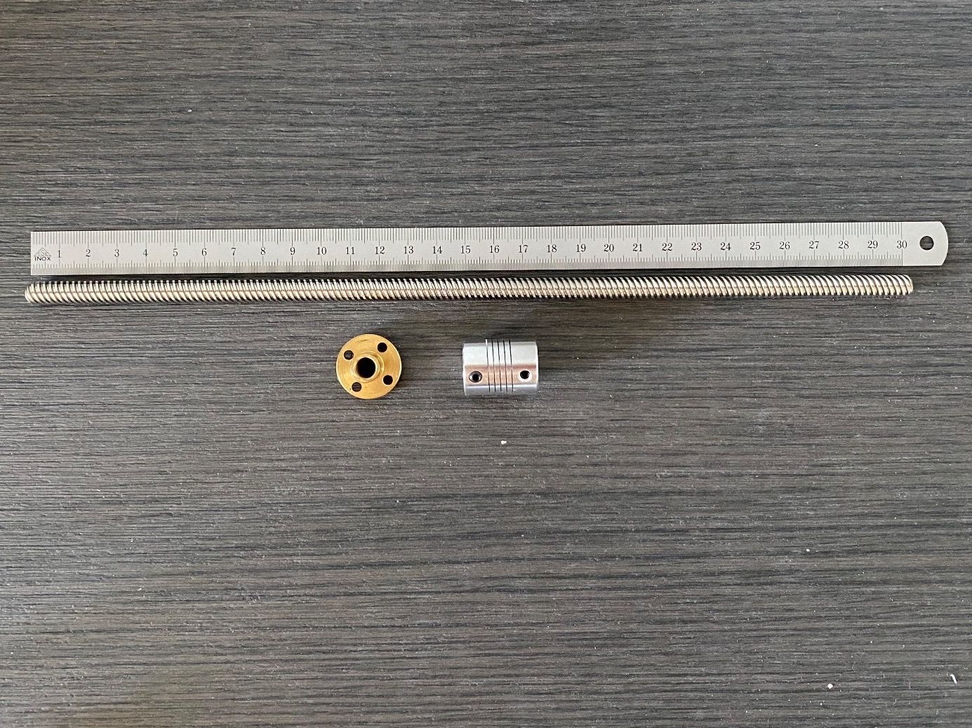 3D Drucker: Vis Trapézoidale Tr8x4 300mm – Gebraucht aus Montreux von Space_koaster