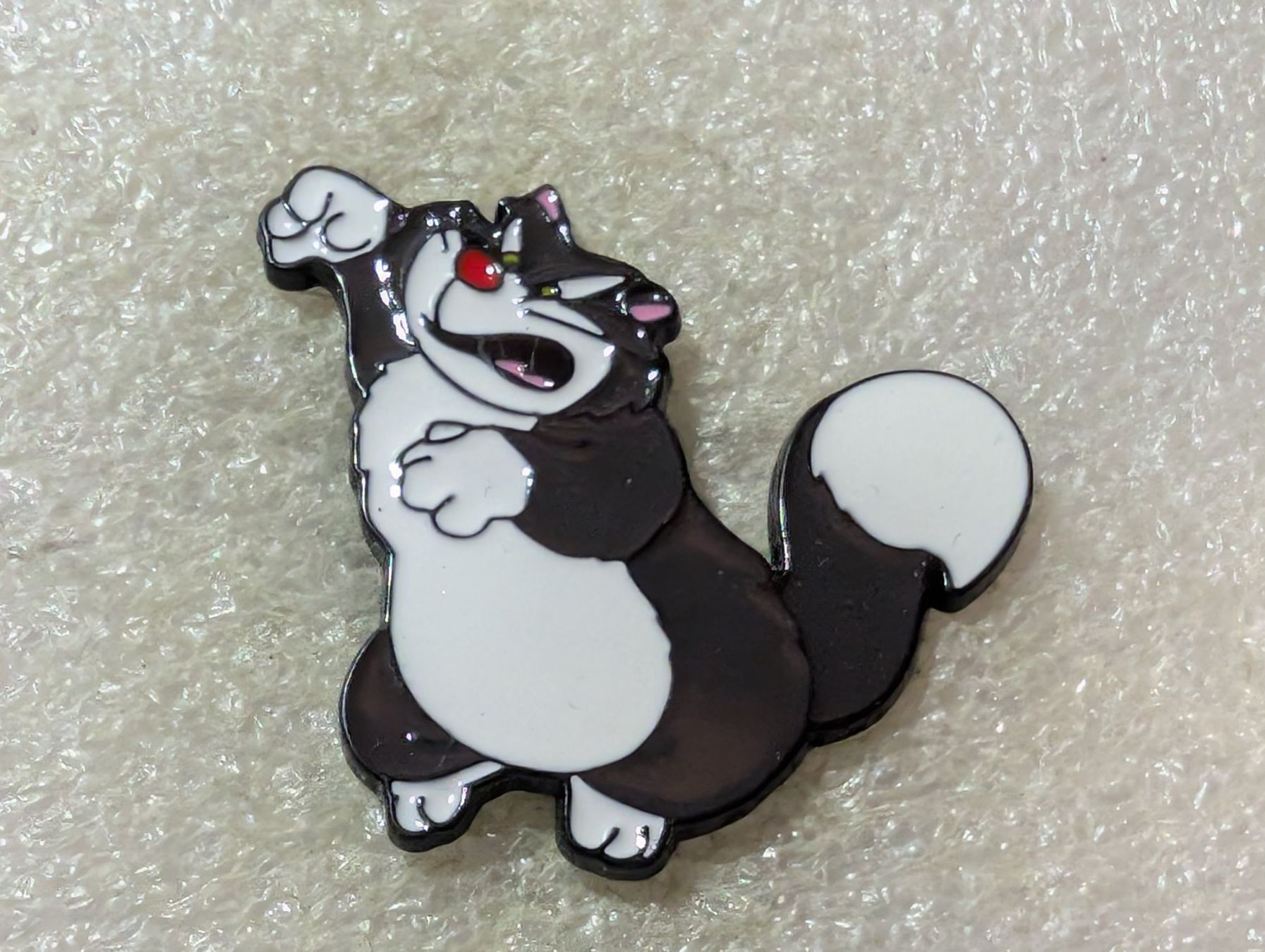 Placchette & Badge: Ansteckpin 105: Disney – Usato da Oppligen venduto da Pin-Fall-Shop