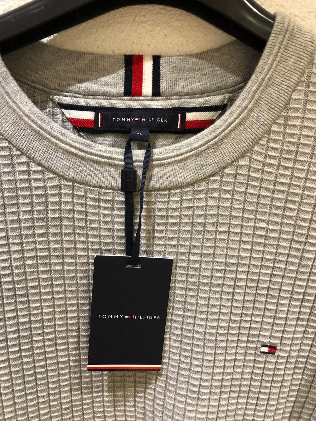 Tommy Hilfiger Maglioni & Felpe: Pullover Tommy Hilfiger – Nuovo e nell'imballaggio originale da Solothurn venduto da galinka 1