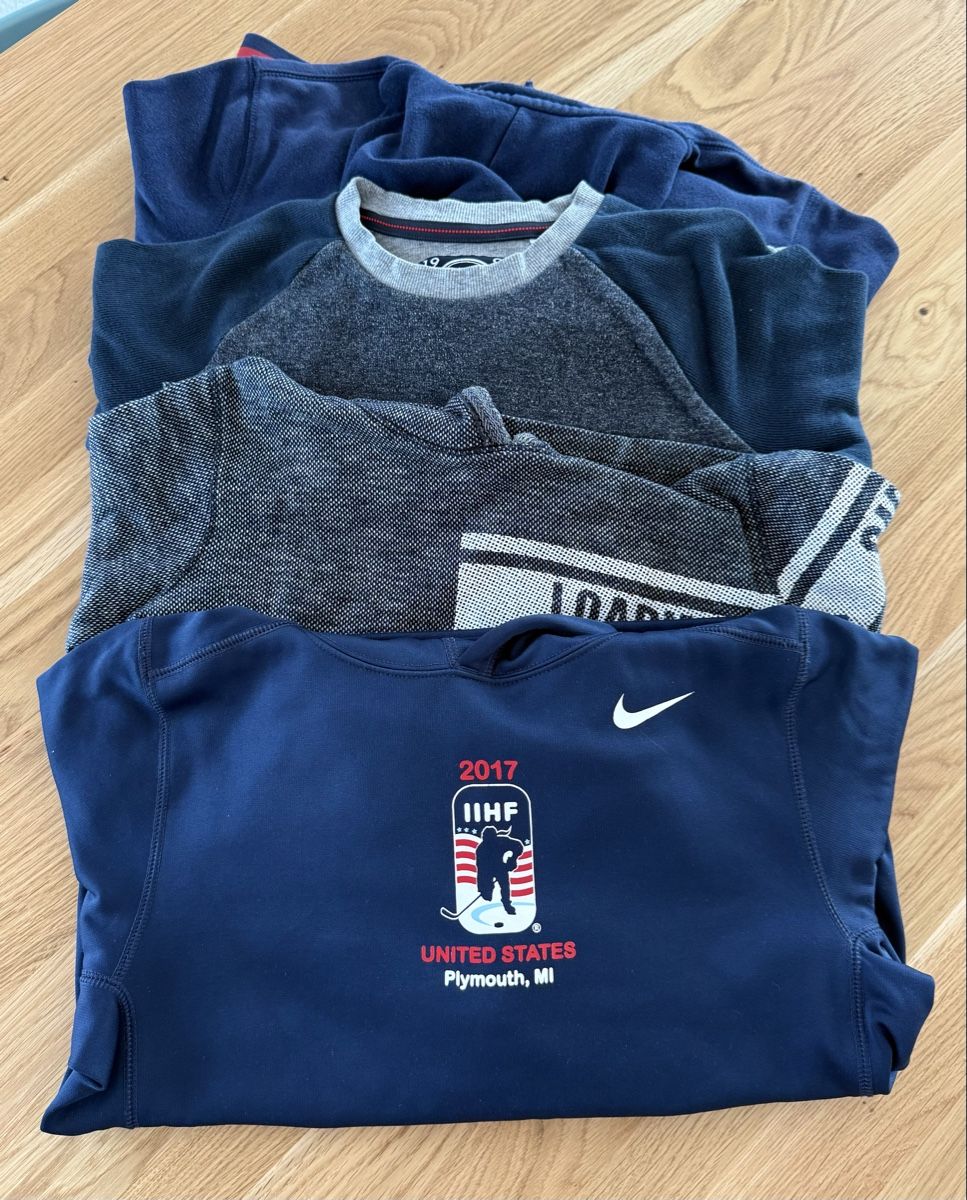 Pullover & Sweatshirts: Pullover-Set, Grösse 140/146 in gutem Zustand – Gebraucht aus Dinhard von SternZ