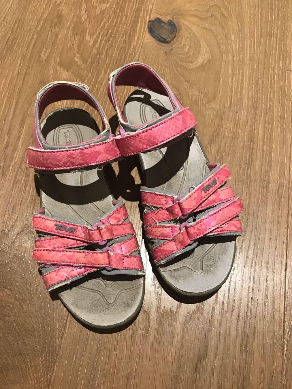 Teva Scarpe per ragazze: Teva Sandale Gr. 33 – Usato da Affoltern am Albis venduto da variablend