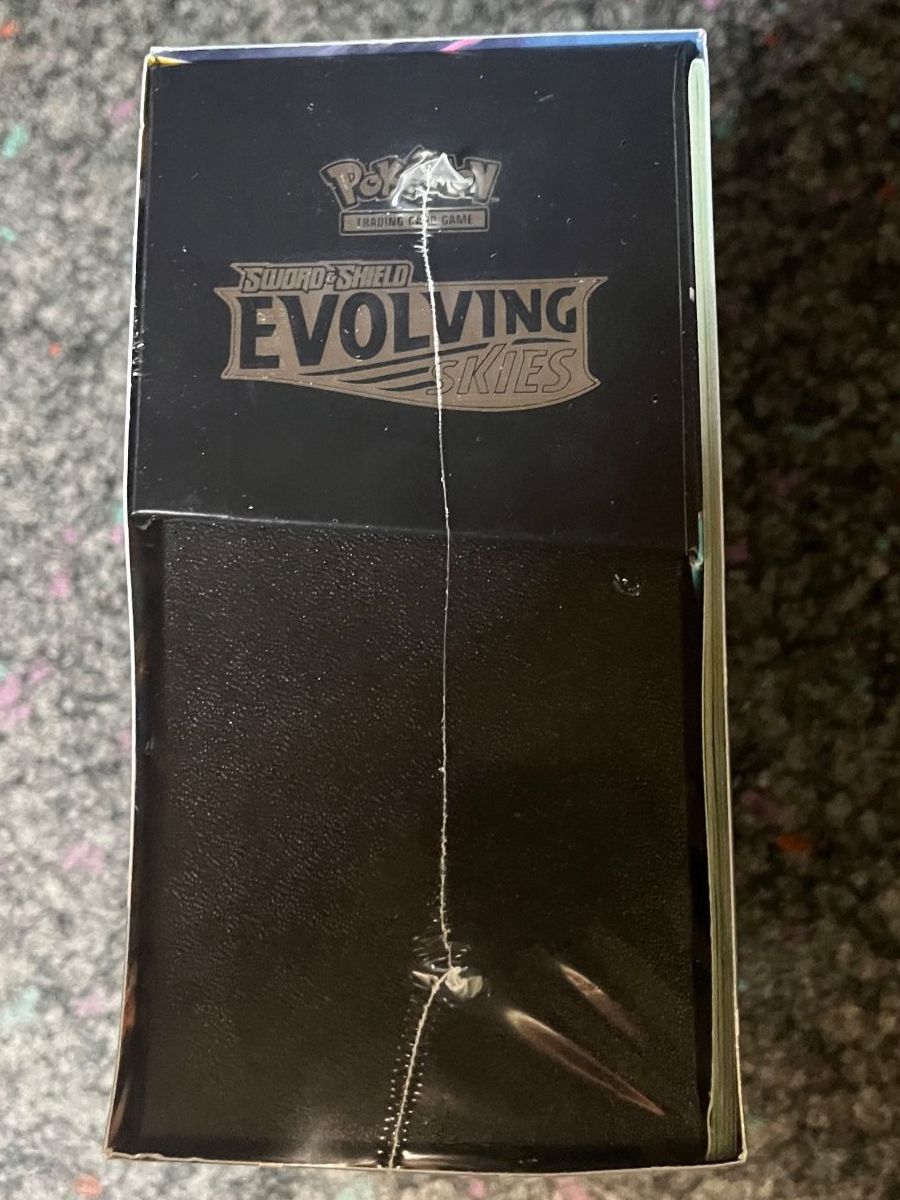 Pokémon Carte collezionabili: Pokemon Evolving Skies Elite Trainer Box ETB – Nuovo e nell'imballaggio originale da St. Niklaus VS venduto da tru_vj5x 1