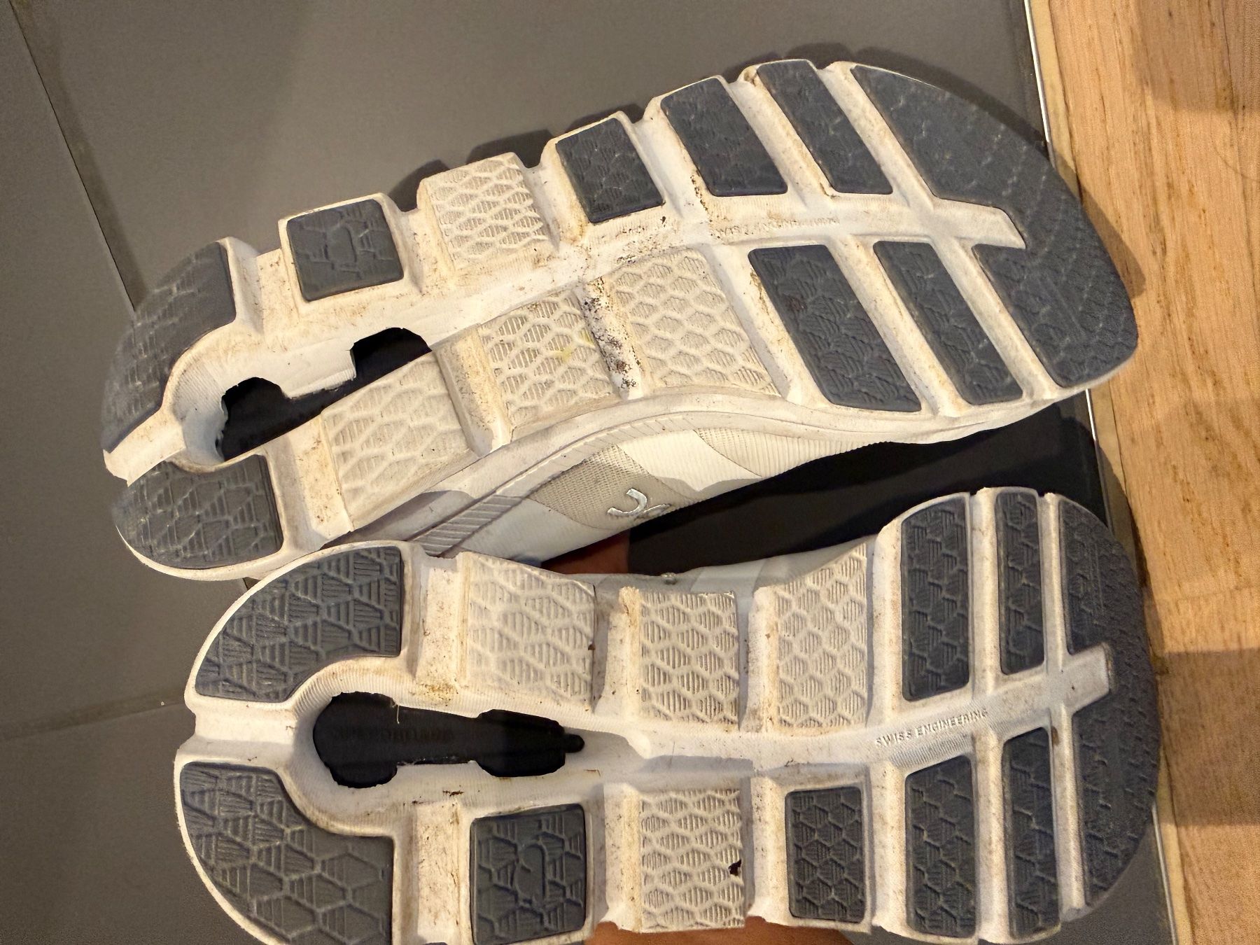 On Damenschuhe: On shoes 39 EU – Gebraucht aus Zurich von pau_xz6b 2