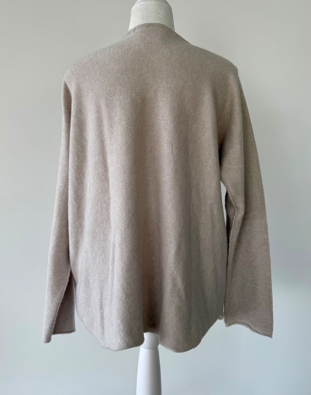 Pullover & Sweatshirts: Damen Pullover Creme V-Ausschnitt Gr. S – Gebraucht aus Weiningen ZH von san_7hsm 1