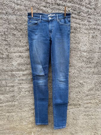 Levis Skinny 711 Jeans // Midwaist Bluejeans stonewashed NEU