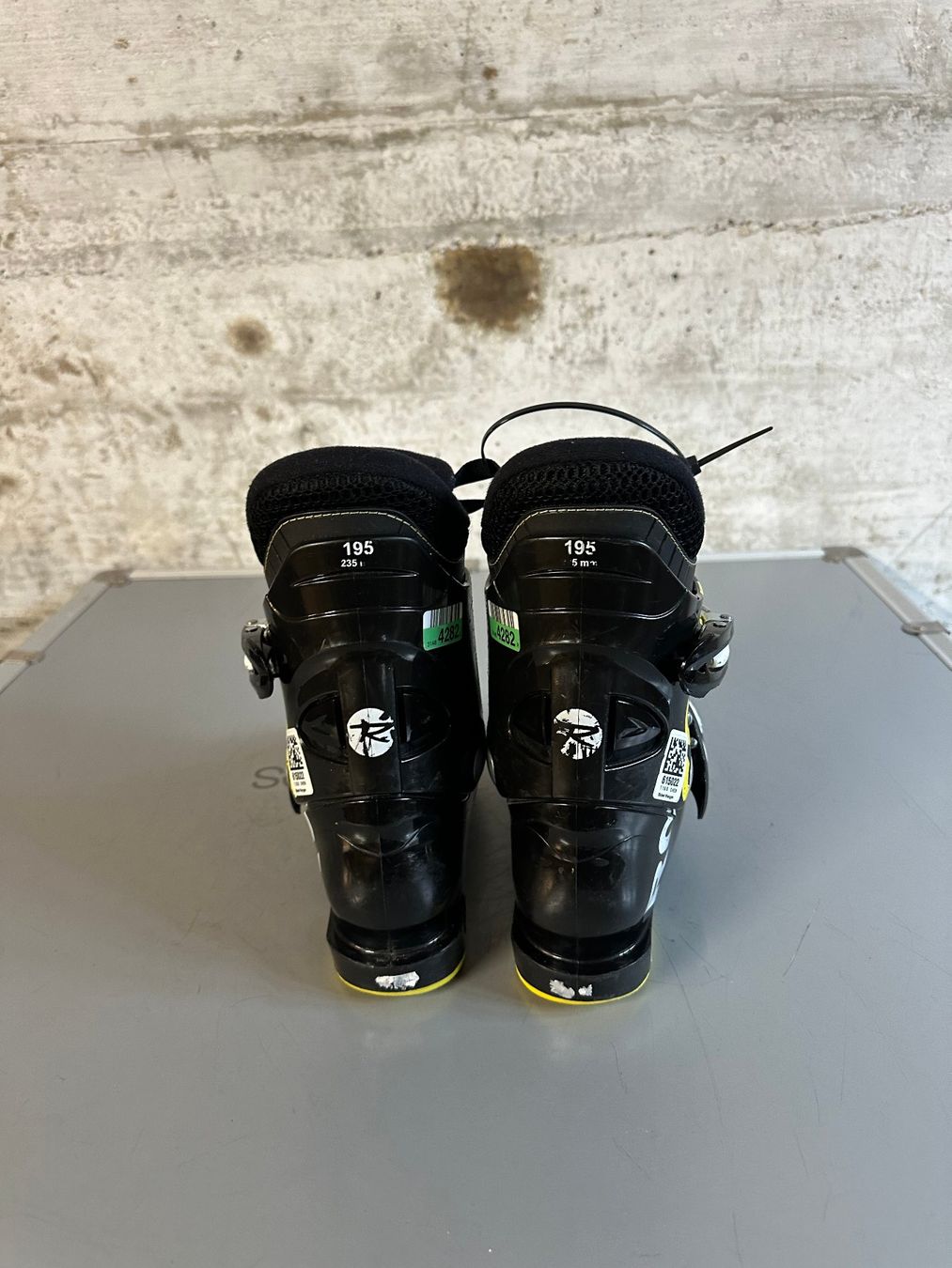 Rossignol Scarpe per ragazzi: Rossignol Kinder Skischuhe 19.5 / Gr. 31 – Usato da Emmenbrücke venduto da karkarkar 3