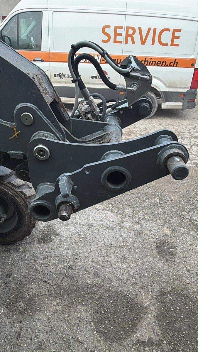Weidemann Caricatori: Tablier attache Weidemann T4512 ou wacker/Kramer – Usato da Grenilles venduto da FendtFavorit514c