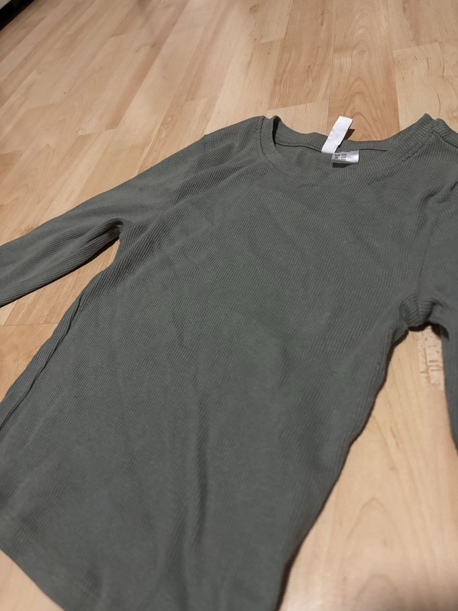 Tops: Basic Top Olivgrün Gr. S – D'occasion à zürich par mapaXXefaboo 1