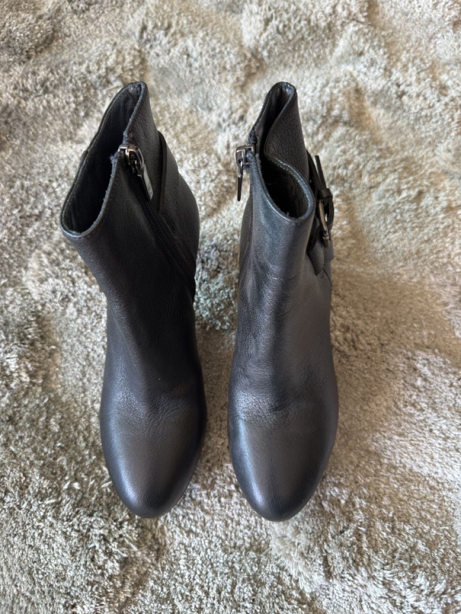 Navyboot Damenschuhe: Schwarze Stiefeletten von Navyboot, Grösse 36.5 – Gebraucht aus Herrliberg von Roland2806