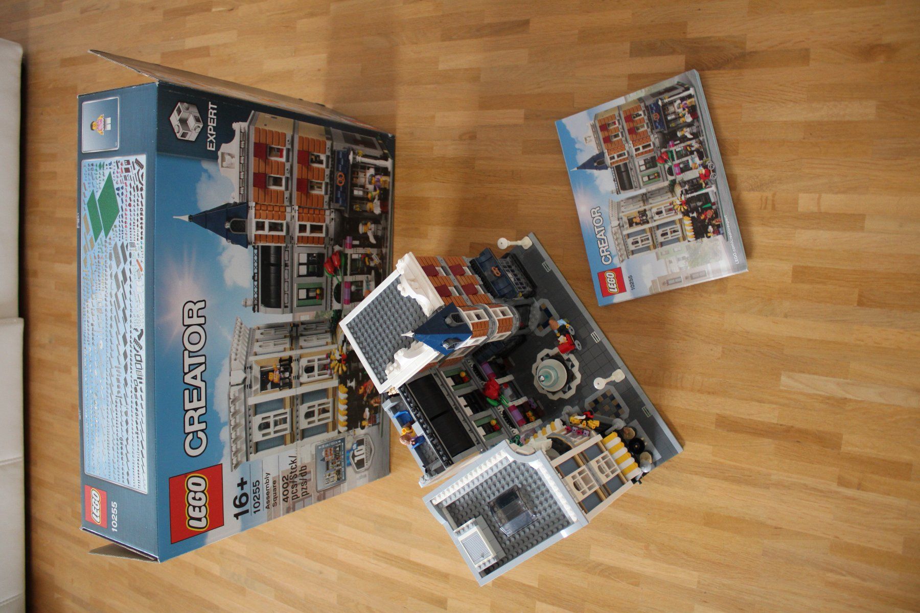 Lego Jeux de construction: Lego Creator 10255 Stadtleben – D'occasion à Mörschwil par leg_yrn8 4