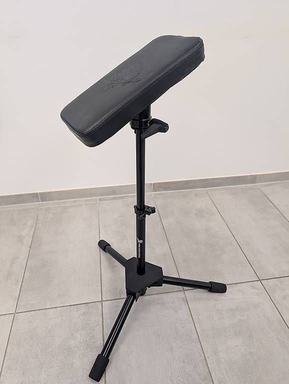 Sonstige Dekorationen & Accessoires: Repose-bras pro. réglable et orientable  comme neuf – Gebraucht aus Russin von jcc_d7cq