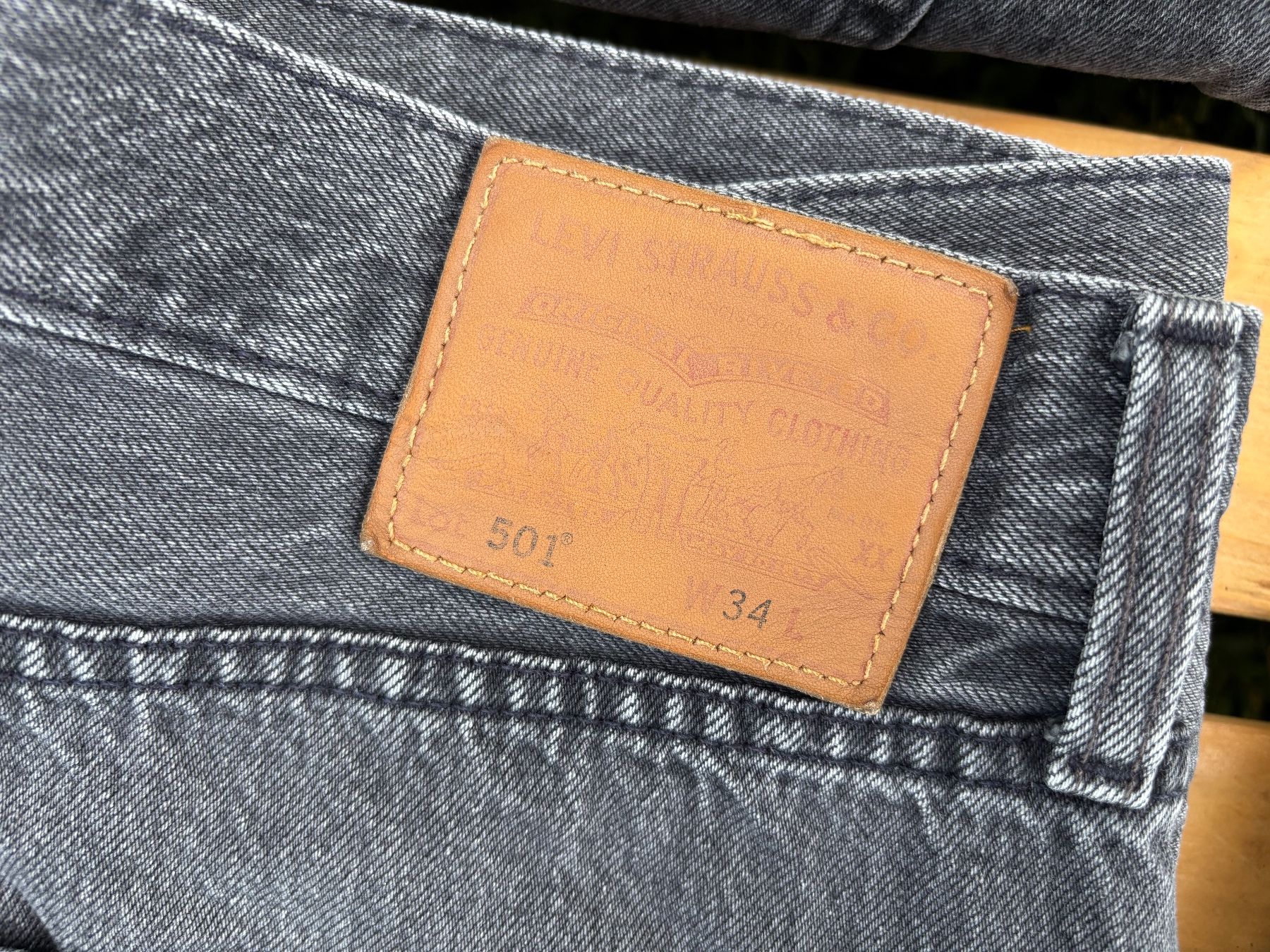 Jeans: 4 schöne Jeans-Shorts – Usato da Feldbach venduto da Olive1 7